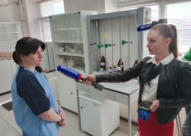 Видео: специалисты филиала рассказали и показали зрителям канала «Россия», как определять качество «молочки»