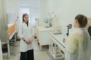 В лаборатории накануне сезона шашлыков прошли съемки сюжета для канала «Россия 1»